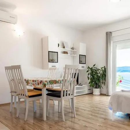 Apartments Jelena  *
