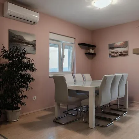 Apartments Jelena  Duce