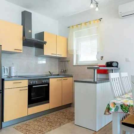  Apartments Jelena *