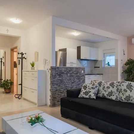Apartman Apartments Jelena *